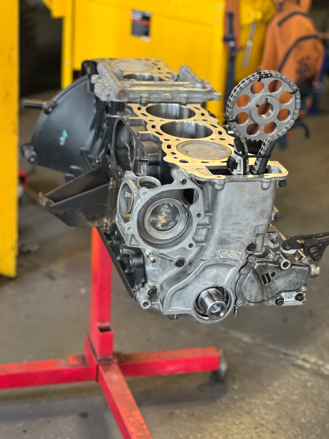1FZ-FE bare block on engine stand showing timing chain — Land Cruiser Heaven